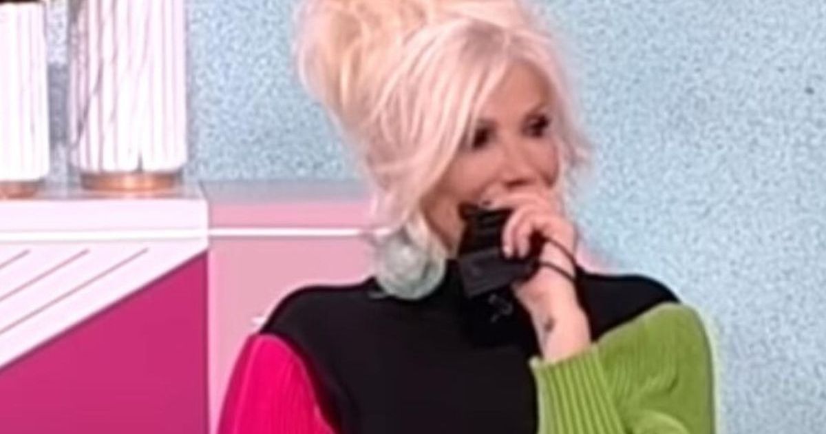 Pevačica se u emisiji kod Sanje Marinković pojavila bez zuba: Sve vreme se krila, a voditeljka poručila…